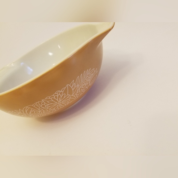 Set of 2 Pyrex Nesting Mixing  Bowls Woodland Cinderella 443 441 Tan - Picture 6 of 16